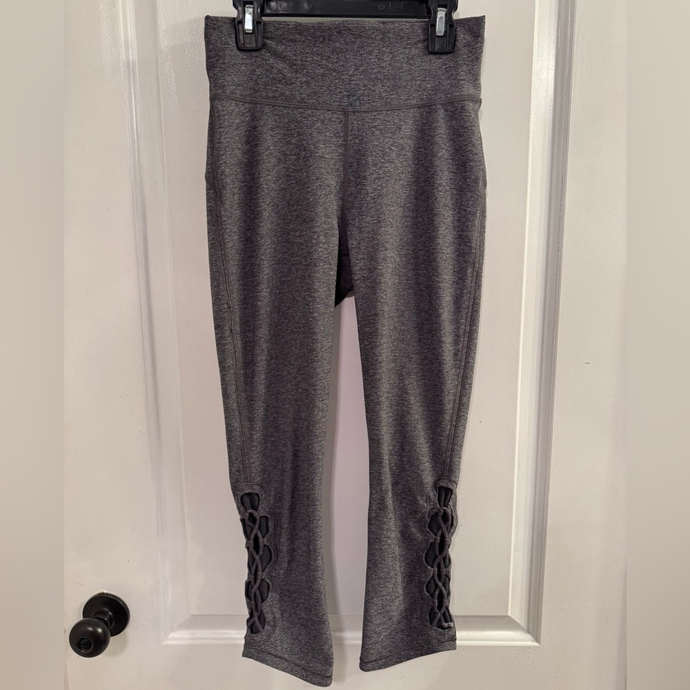 Lululemon Tied To It Crop 21" Heathered Black Grey Dark Carbon